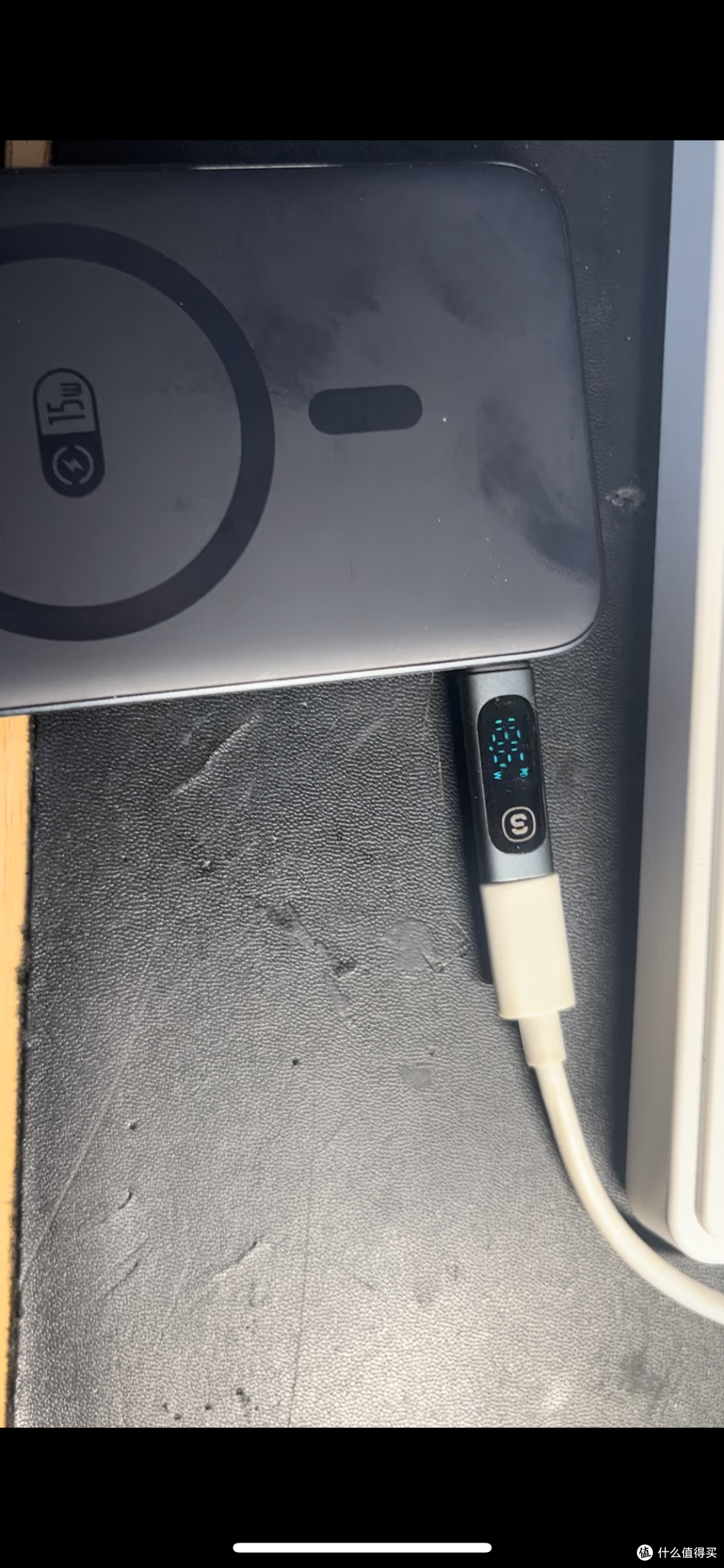 倍思旋转支架充电宝