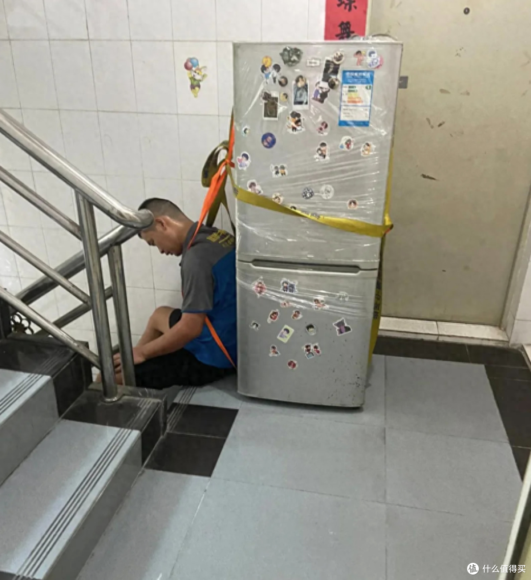 用旧的冰箱可别扔，放卧室里，比卖掉还值钱！可惜许多人不懂！