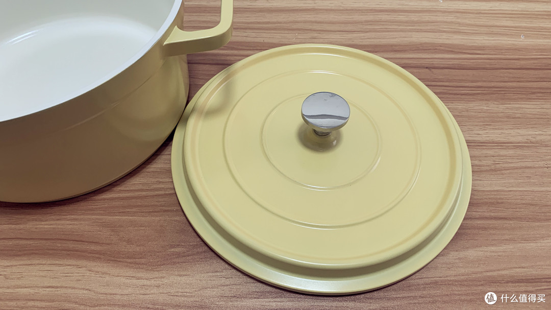 轻巧高颜值、烹饪新体验，京东京造陶瓷轻珐琅锅