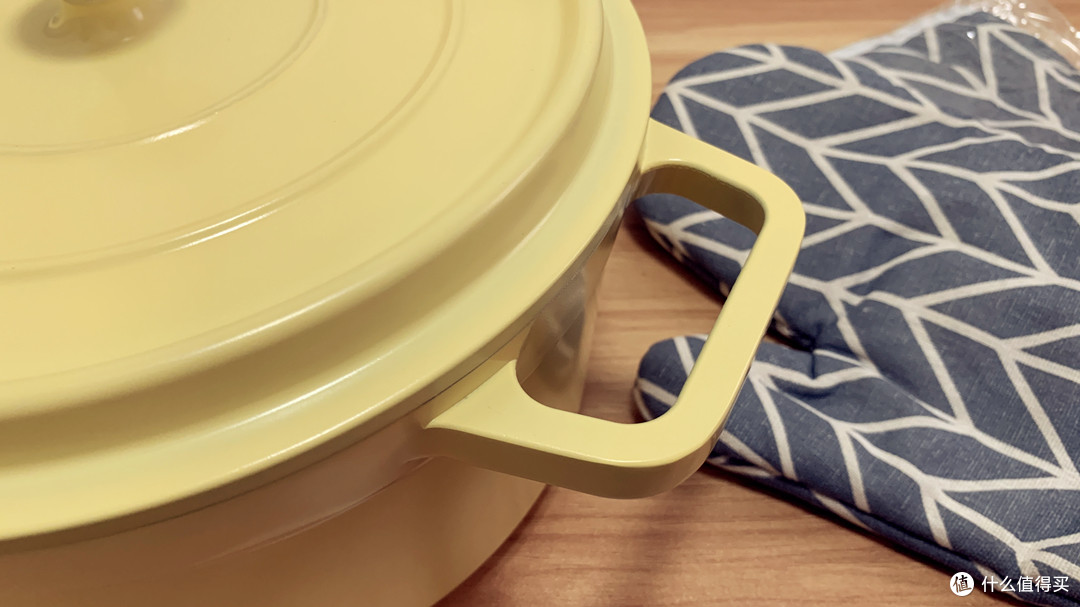 轻巧高颜值、烹饪新体验，京东京造陶瓷轻珐琅锅