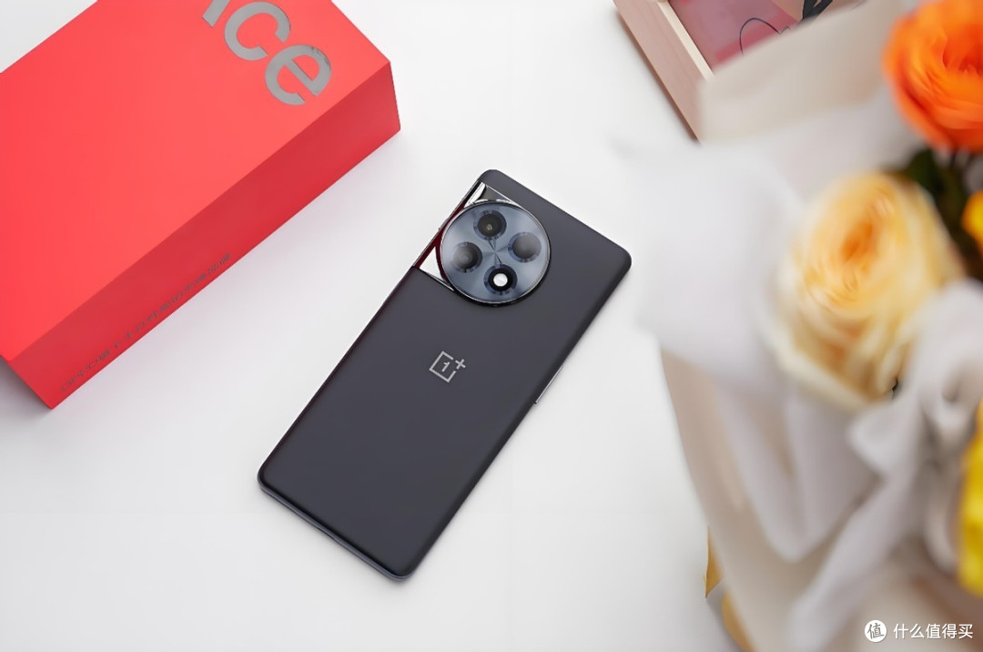 16GB+512GB+骁龙8Gen2，售价仅2457元，堪称性能手机新标杆