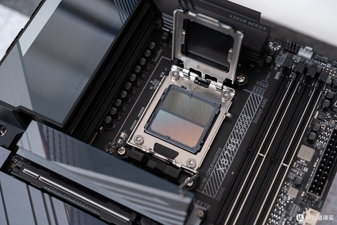 【首发】全面迎接AMD 9000系列,技嘉 X870E 超级雕 新鲜评测