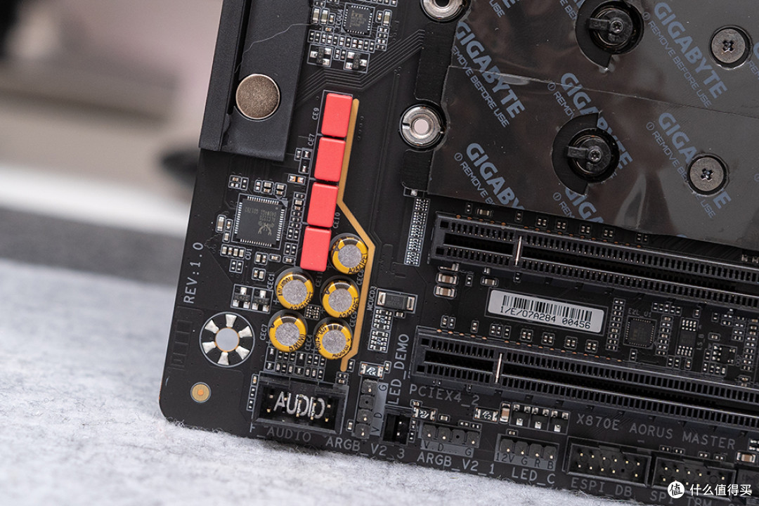 【首发】全面迎接AMD 9000系列,技嘉 X870E 超级雕 新鲜评测