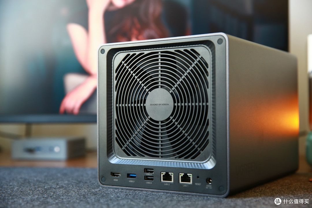想要玩转数据存储和备份、AI相册、家庭影院、虚拟机,买绿联DXP4800一个就够了