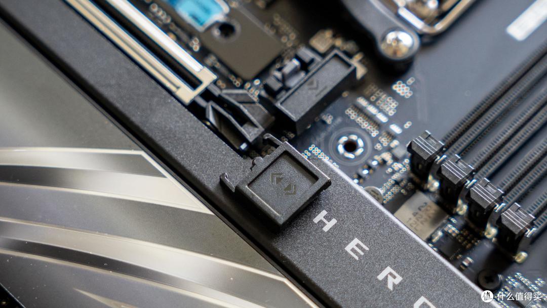 锐龙 9000系最强搭档：华硕ROG X870E HERO 性能测试