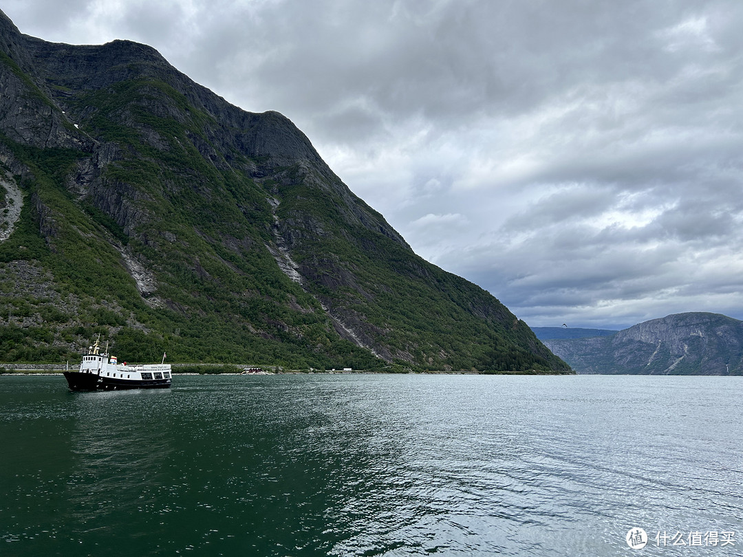 迟到四年的挪威亲子之旅—篇五（上）： 7月4日—不可复制的绝对深度，Hardangerfjord峡湾公交游......