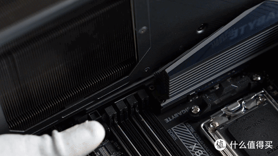 9950X最佳拍档，易用超越预期，X870E AORUS MASTER超级雕首发首测