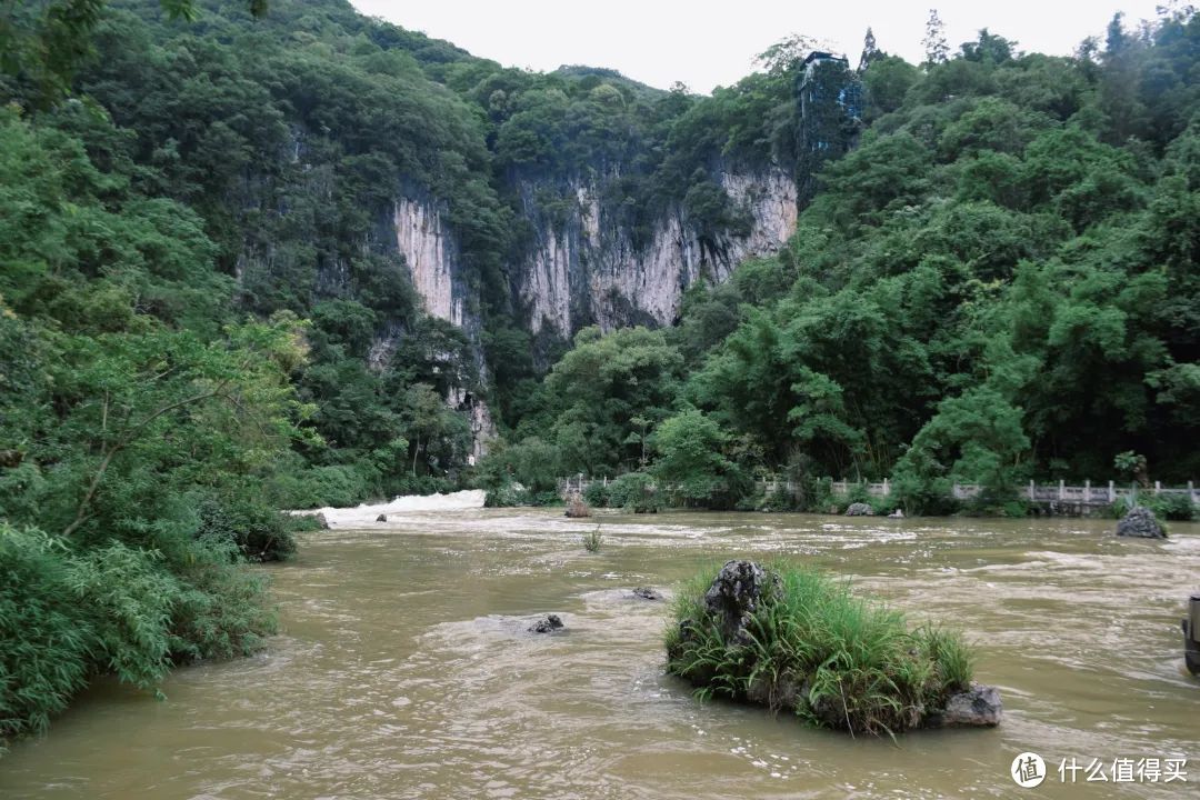 它是贵州山水的排面，避暑和小吃都是满分