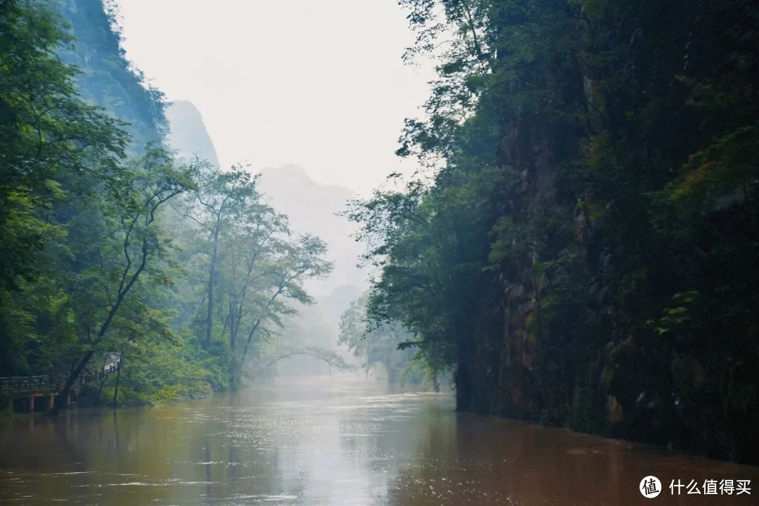 它是贵州山水的排面，避暑和小吃都是满分