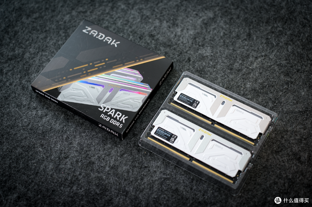 频率提升！纯白机甲内存——宇瞻ZADAK SPARK RGB DDR5 7200上手实测