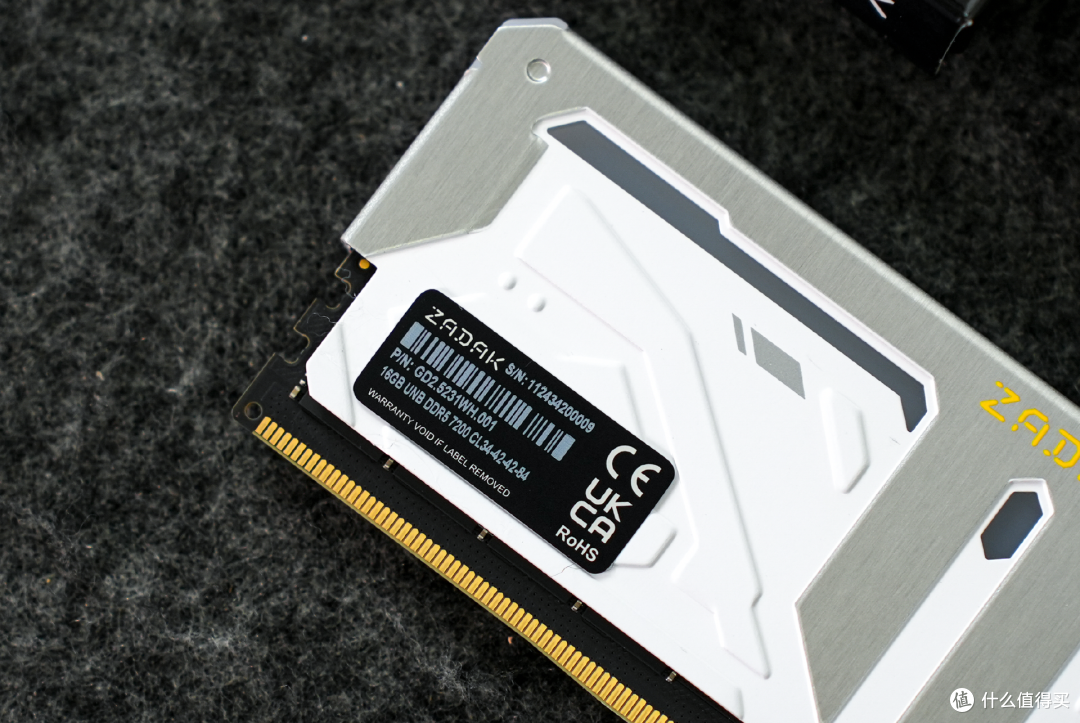 频率提升！纯白机甲内存——宇瞻ZADAK SPARK RGB DDR5 7200上手实测