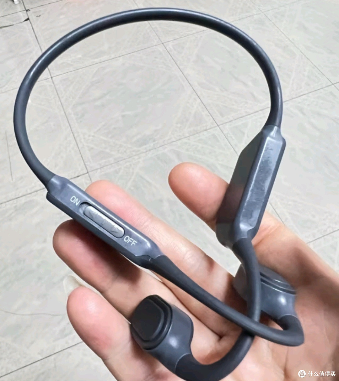 未来客(VLK)骨传导助听器:为中重度耳聋老年人打造的舒适不入耳听力解决方案"