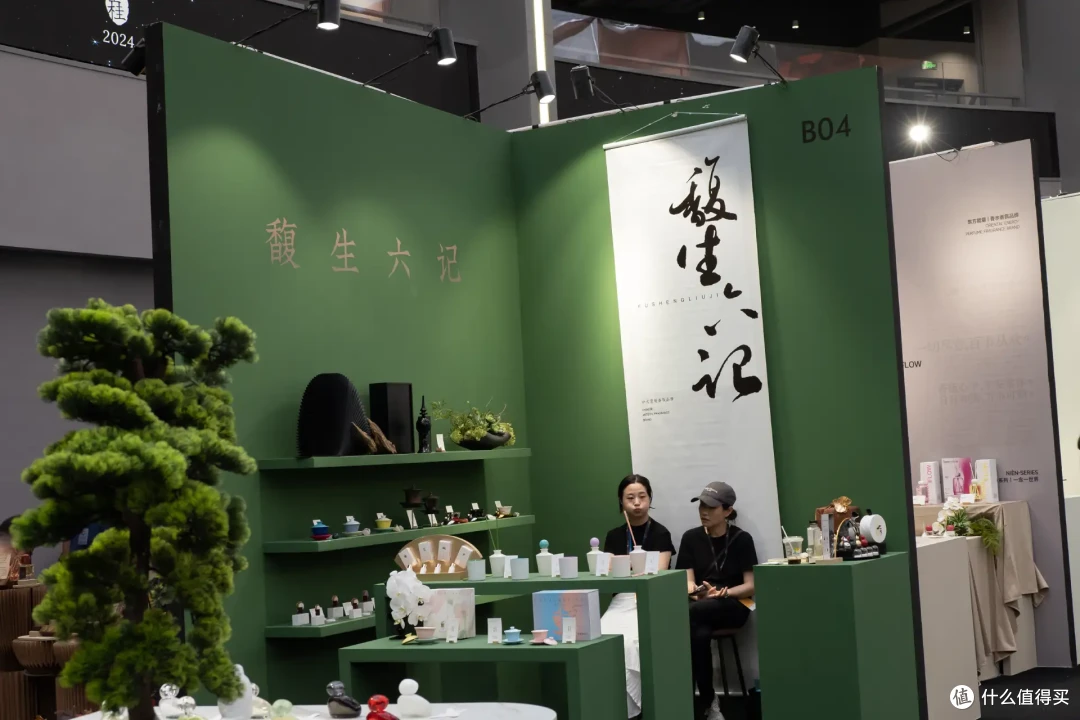 带好鼻子跟我走!2024「气味上海」秋季展开幕,一天深度逛展,嗅觉已经失控