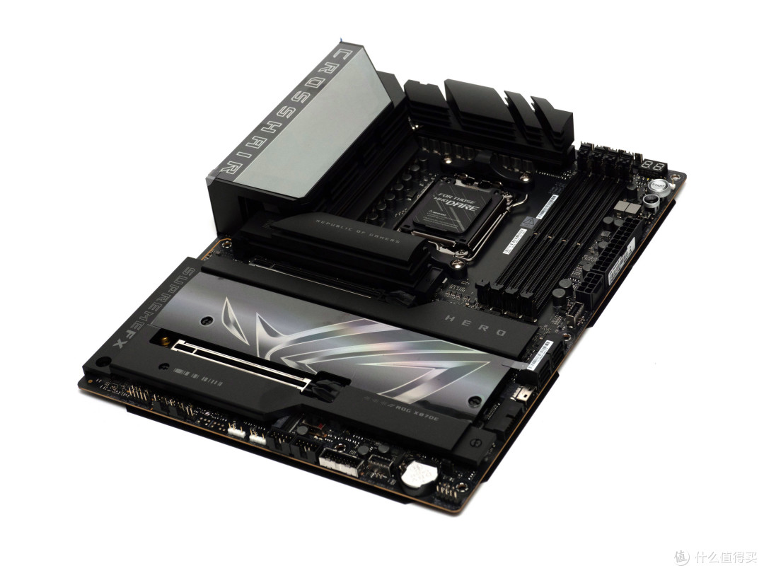 高端秀:最高端的ZEN5 X870E主板之一,华硕ROG CROSSHAIR X870E Hero首发评测!