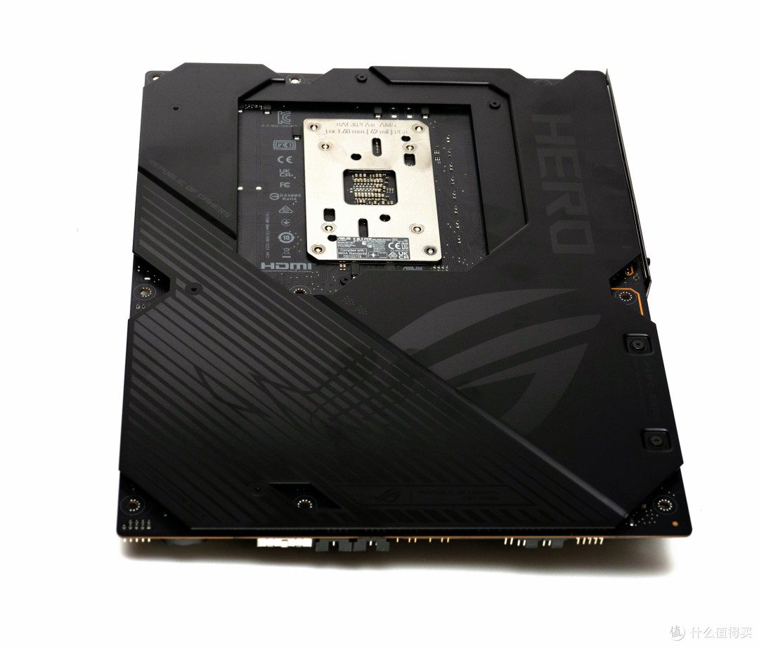 高端秀:最高端的ZEN5 X870E主板之一,华硕ROG CROSSHAIR X870E Hero首发评测!