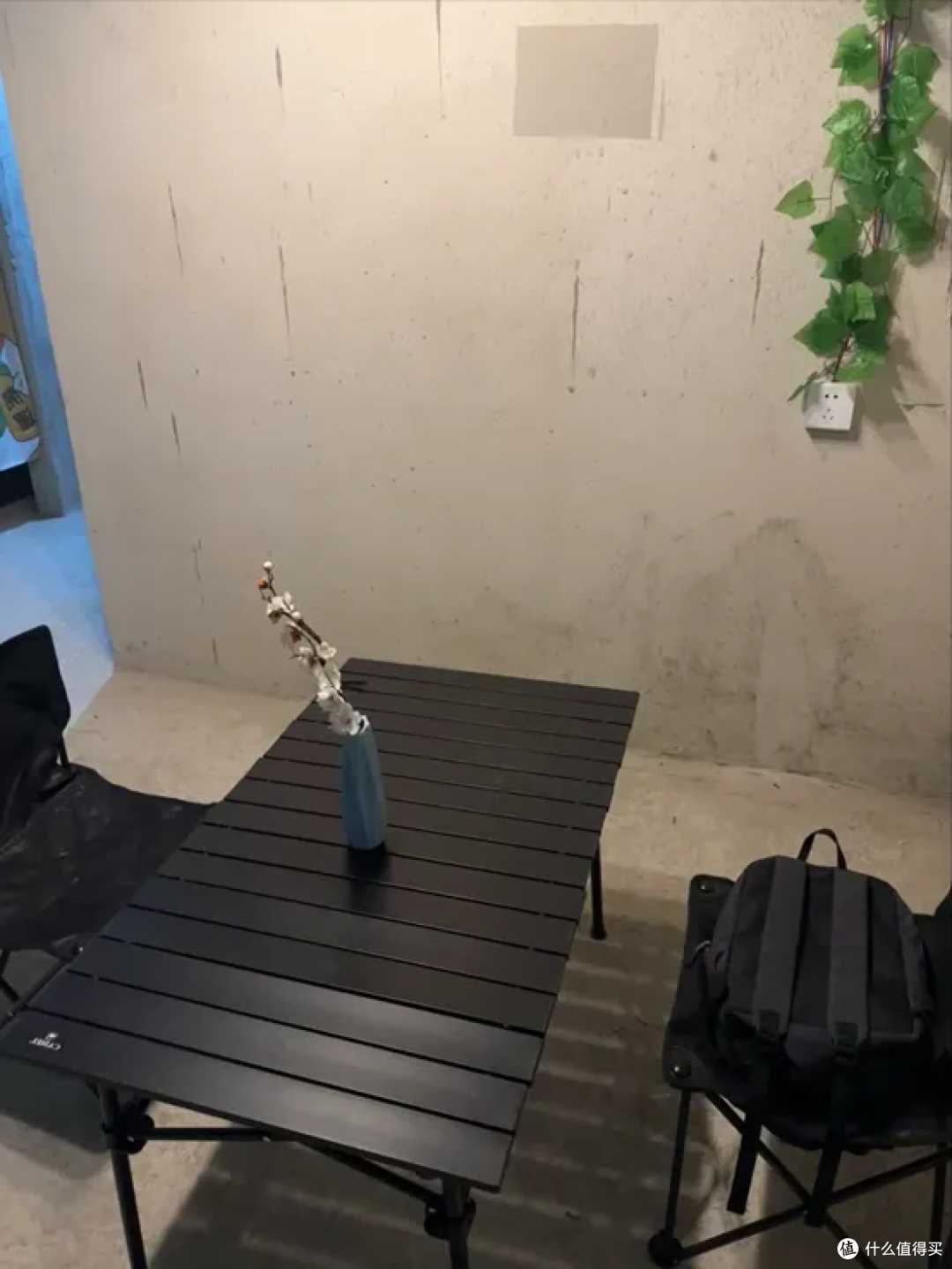 广西一户人家火了,坚持穷装,直接入住毛坯房,进屋眼泪就流下来