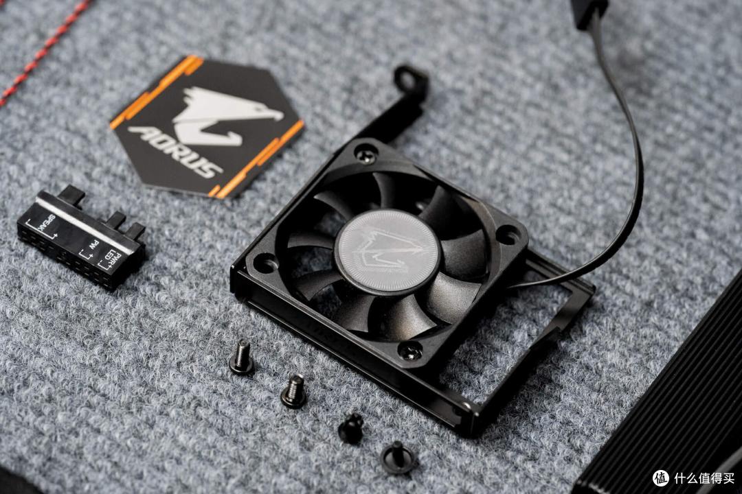 双USB4 WiFi7 20相供电 X870E AORUS MASTER主板开箱评测