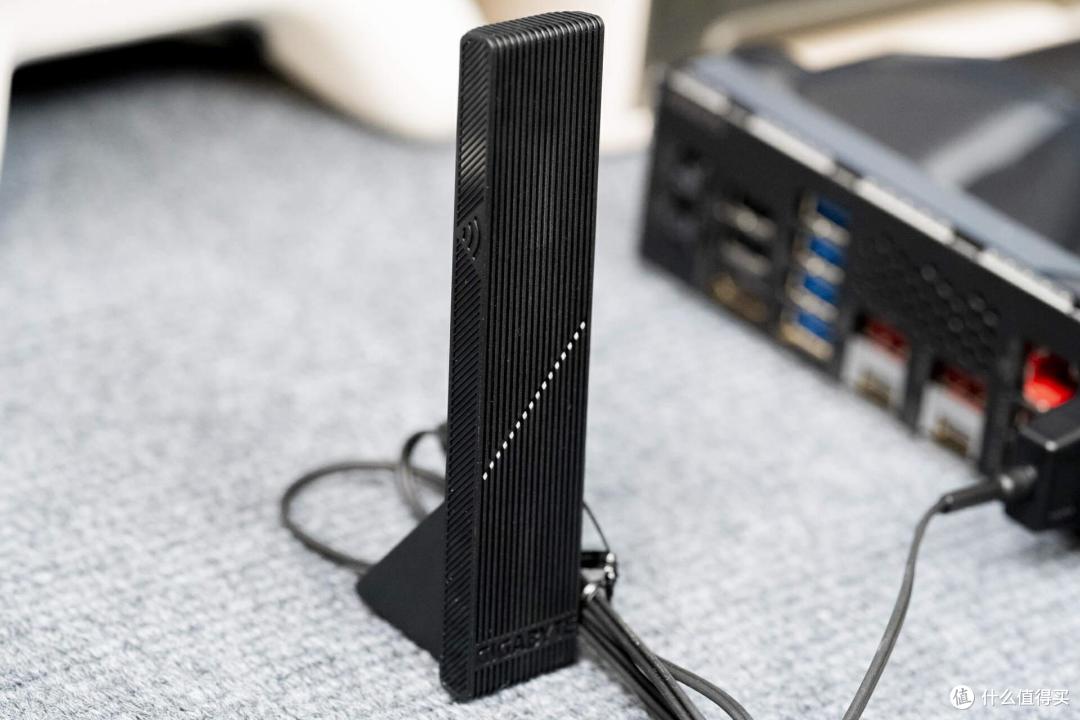 双USB4 WiFi7 20相供电 X870E AORUS MASTER主板开箱评测