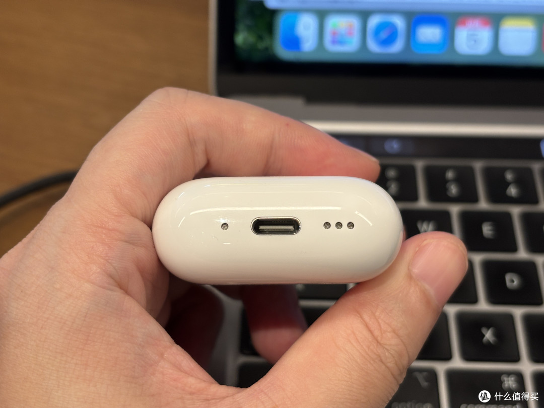 夺了iPhone 16风采的AirPods 4降噪版到底值不值得买