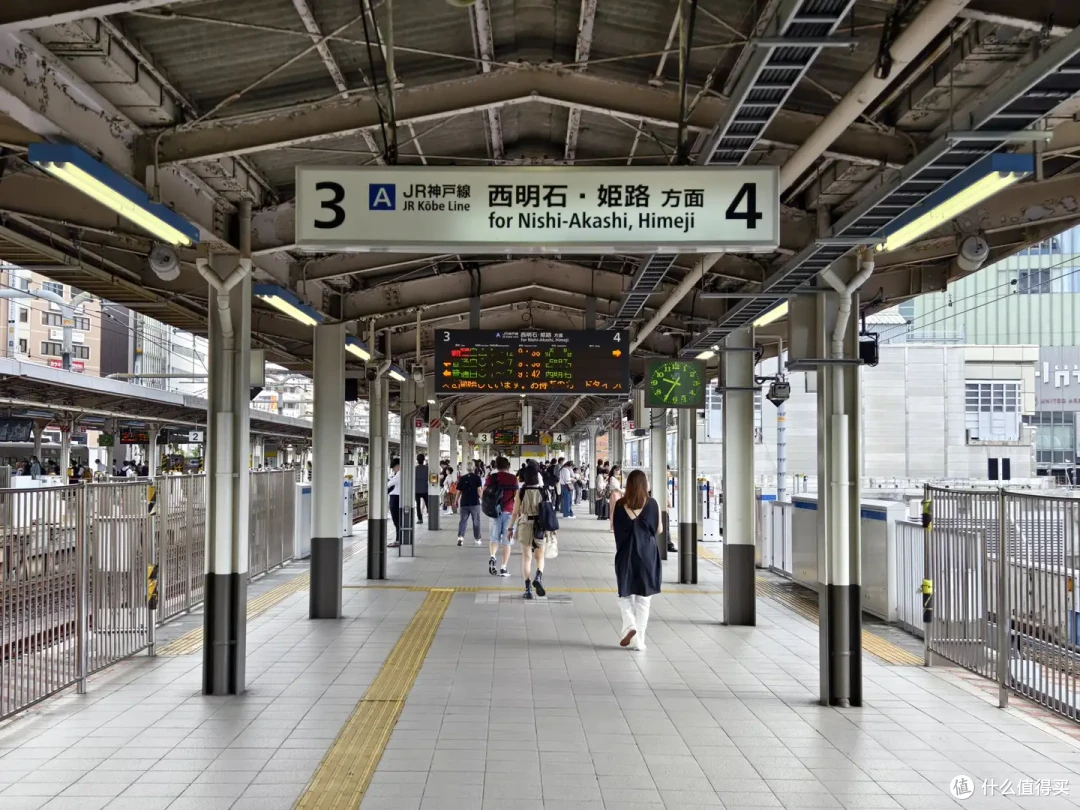 探秘日本国宝姬路城:距大阪仅有1小时!中国游客去的少,到处都是欧美老外