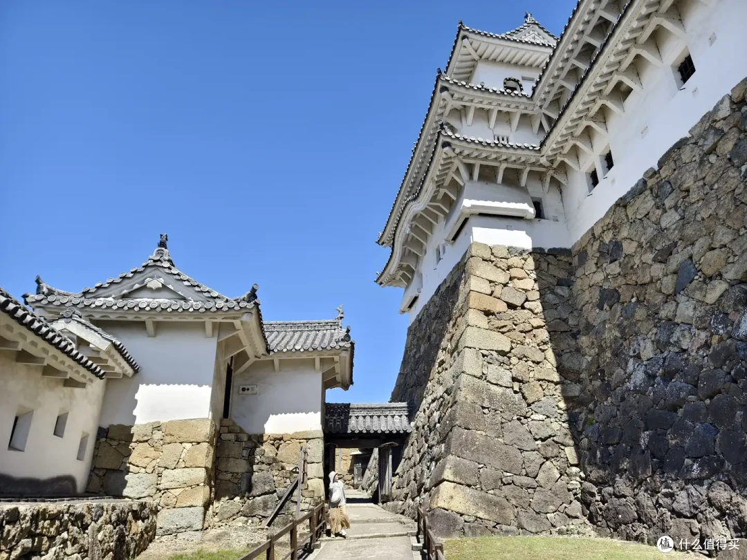探秘日本国宝姬路城:距大阪仅有1小时!中国游客去的少,到处都是欧美老外