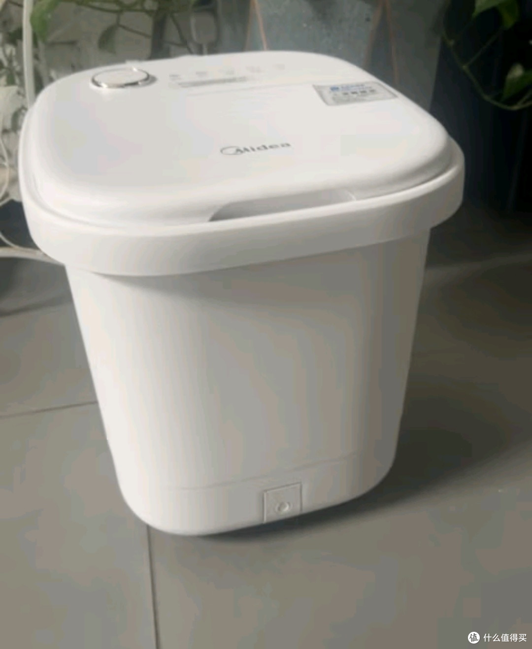 美的泡脚桶足浴盆全自动按摩洗脚盆——【小浪涌极地白】的智能舒适体验