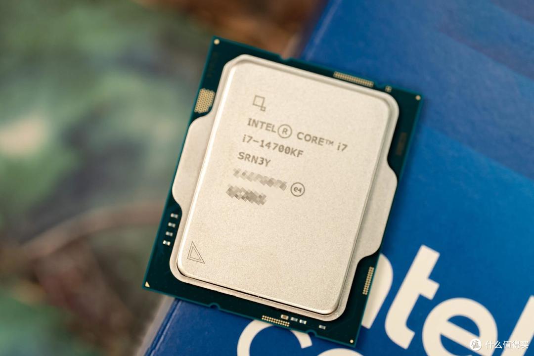14700KF vs 7800X3D,理论性能差距大,游戏表现出人意料