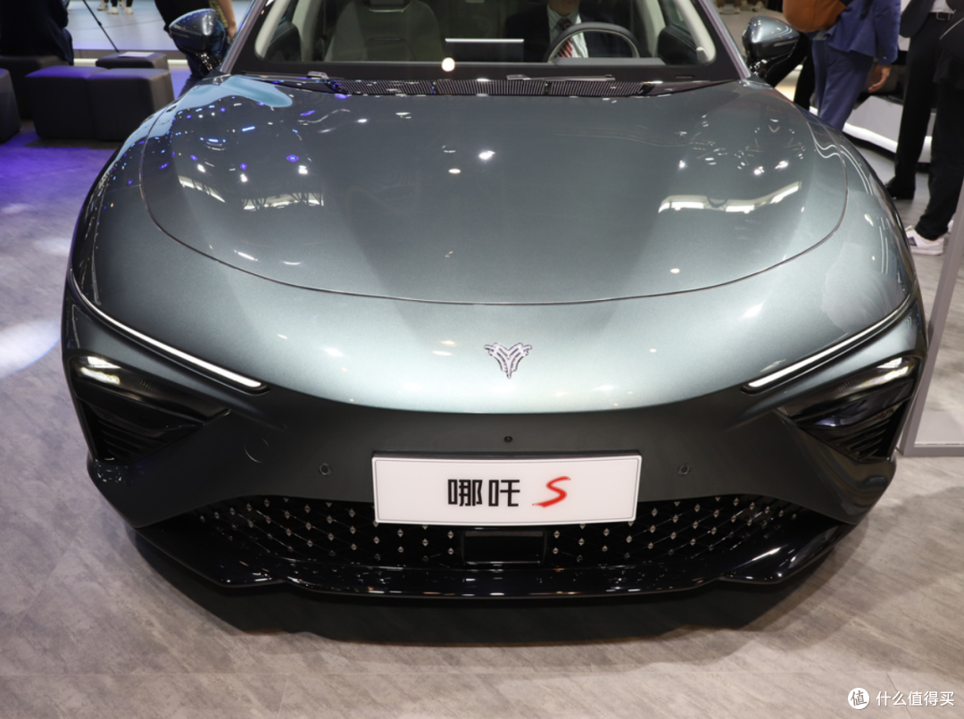15.98万元大型新能源轿车:哪吒S