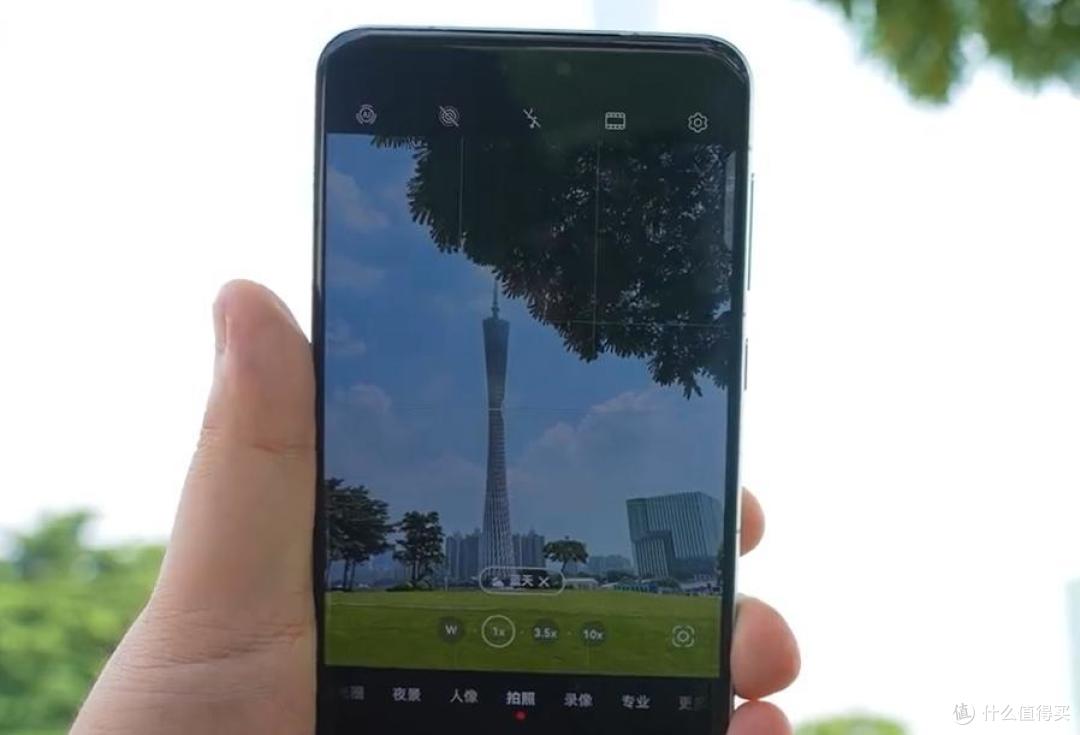 华为手机:Mate 60 何以成为男生挚爱之选