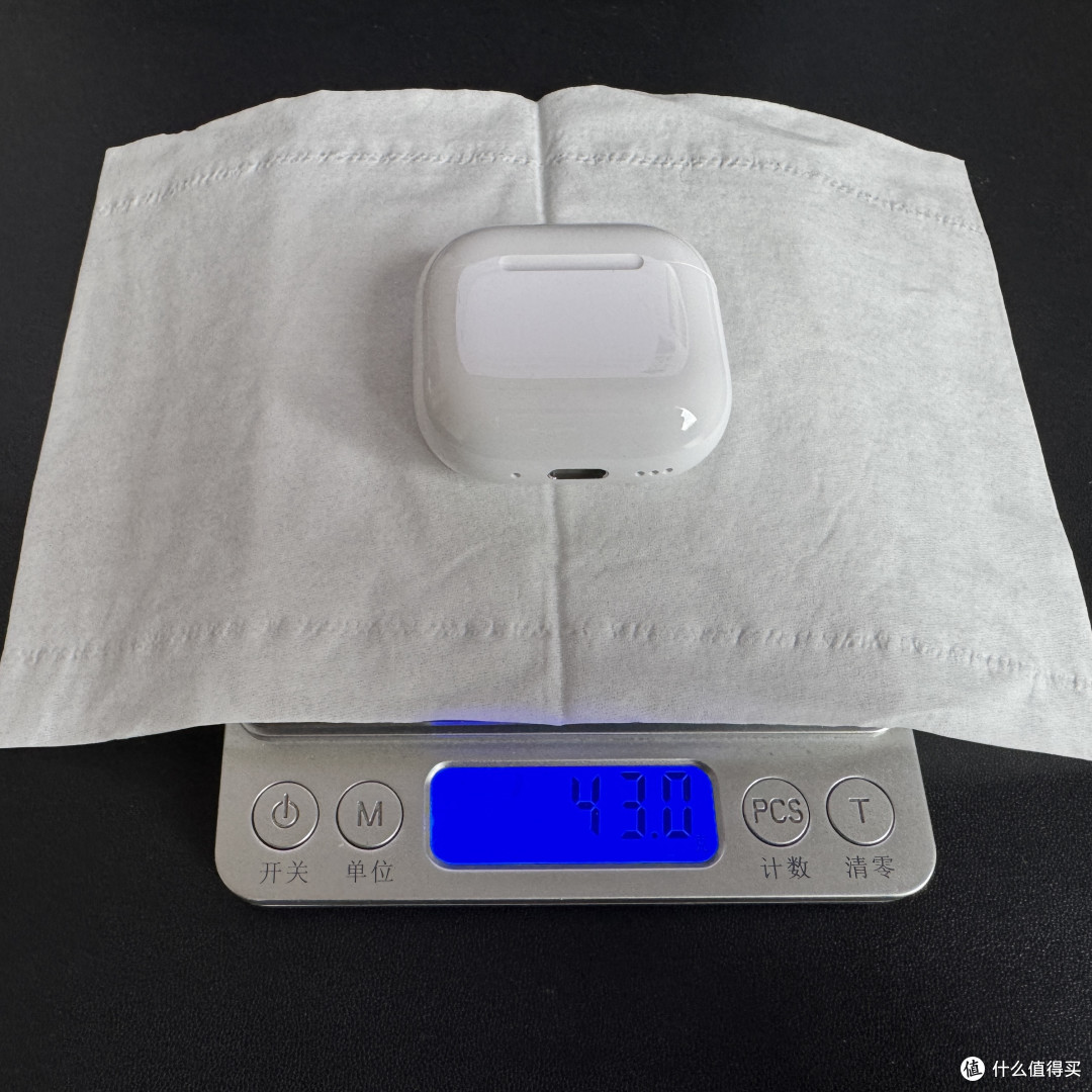 AirPods 4 主动降噪
