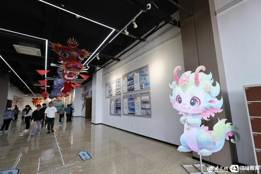 组图 I 风筝放飞、菊花展、军事教育基地... 世界风筝公园现场精彩瞬间