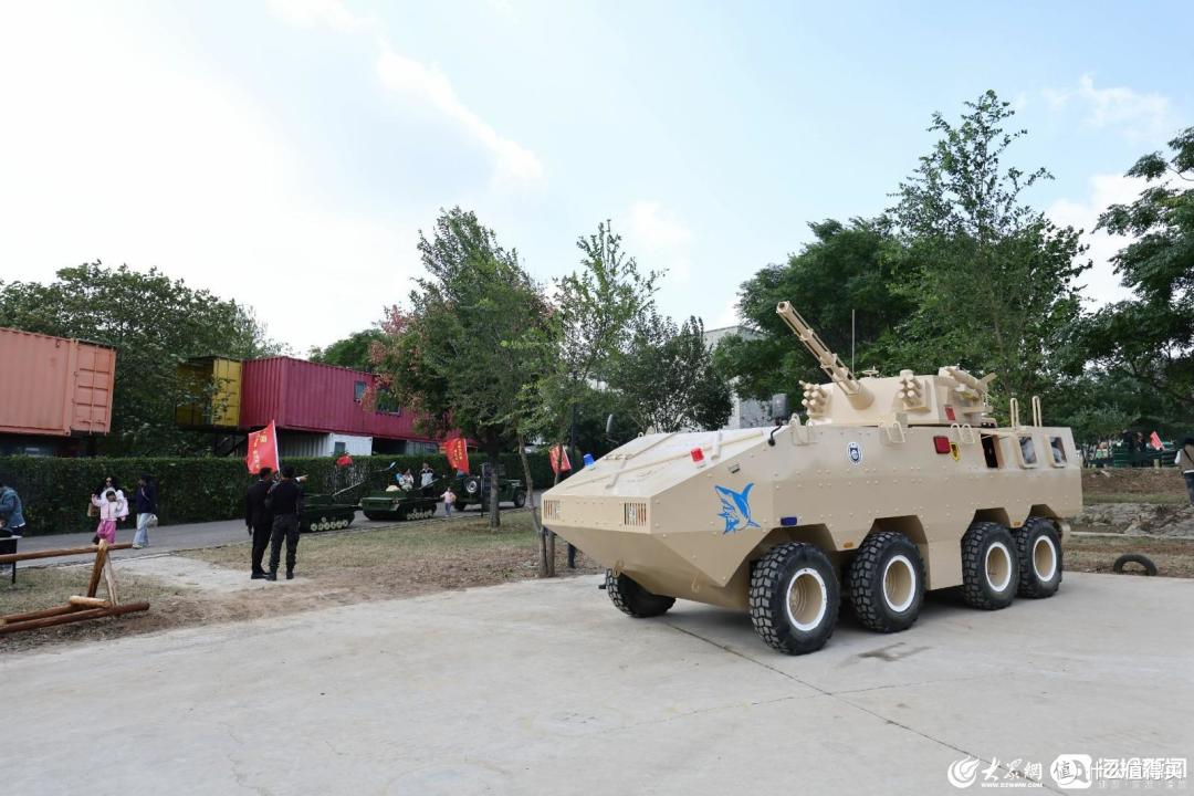 组图 I 风筝放飞、菊花展、军事教育基地... 世界风筝公园现场精彩瞬间