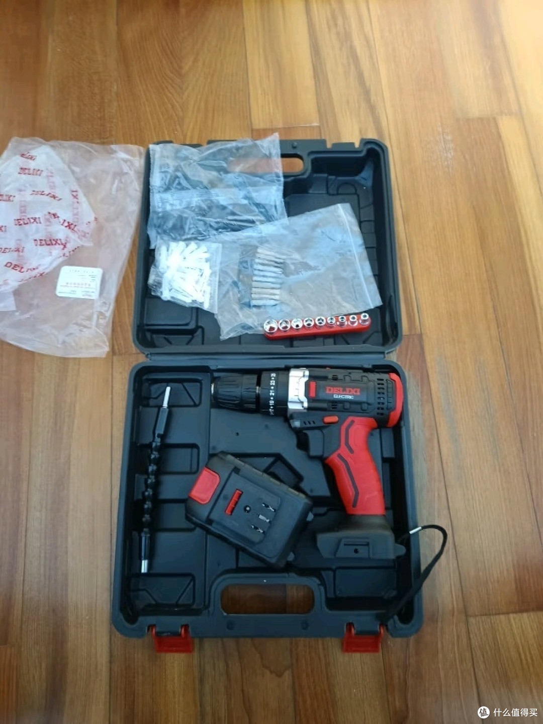 德力西手电钻锂电钻，无刷电机设计，性能卓越！