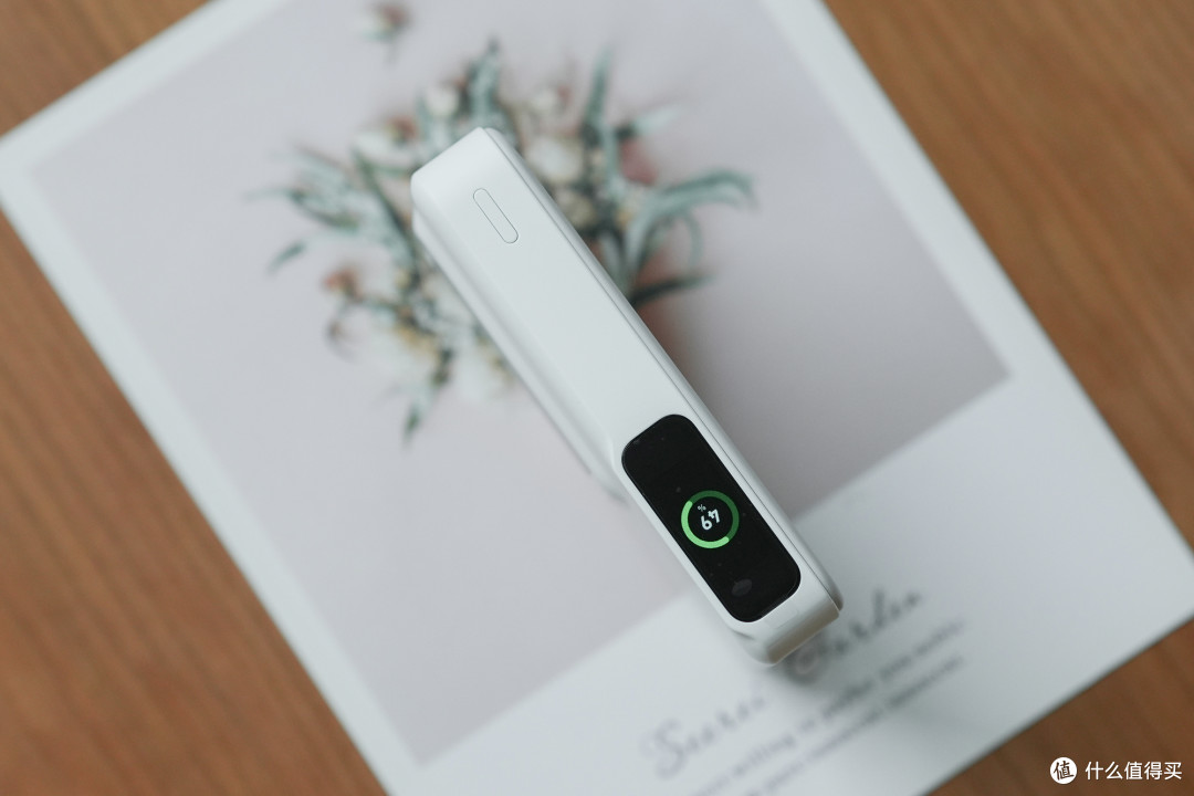 懂王同款,安克磁吸充电宝上手体验,15W更给力