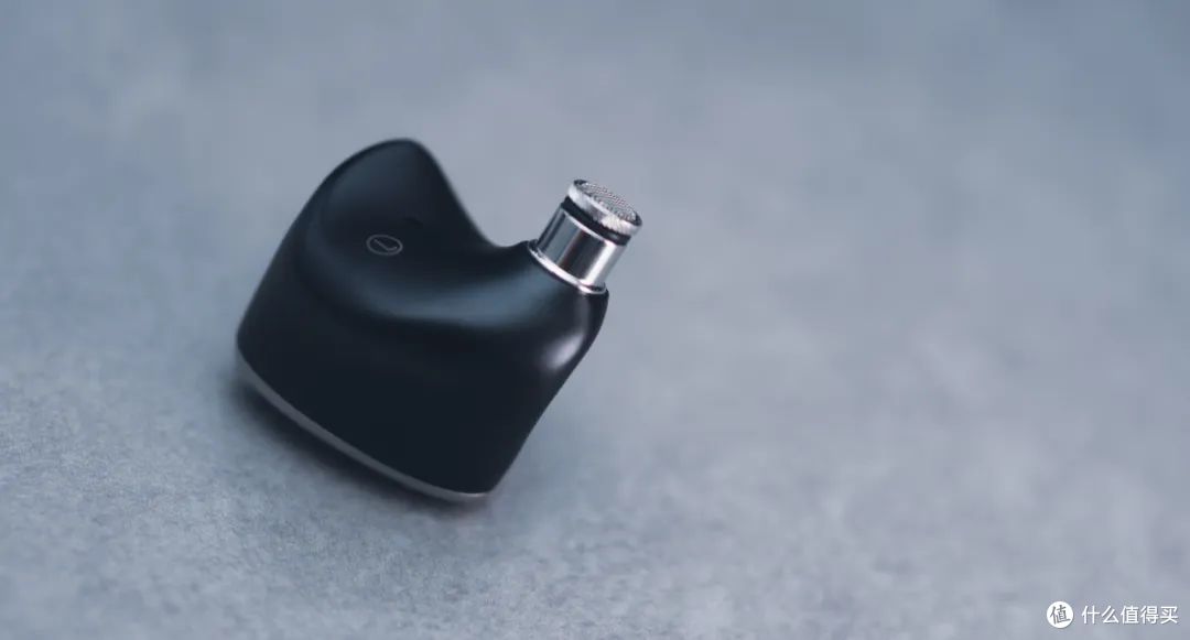 「 难得传承 」延续了FH9特色的现役圈铁旗舰 | FIIO FH19