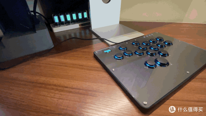 街霸6小孩冠军之后，我又升级了自己的Hitbox！HAUTEPAD U16上线！