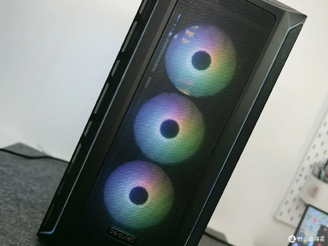 静音和RGB都要！德商德静界新款RGB水冷+风扇装机