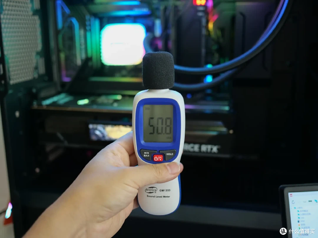 静音和RGB都要！德商德静界新款RGB水冷+风扇装机