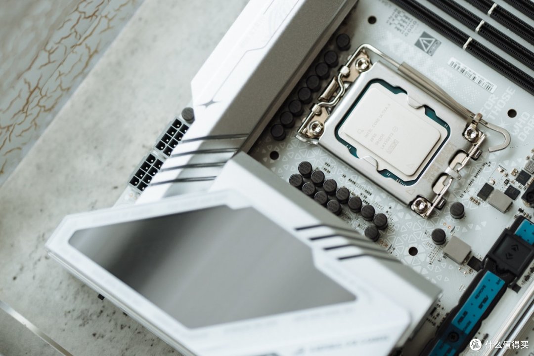 ROG STRIX Z890-A Gaming WIFI S抢先看，吹雪姬新战力