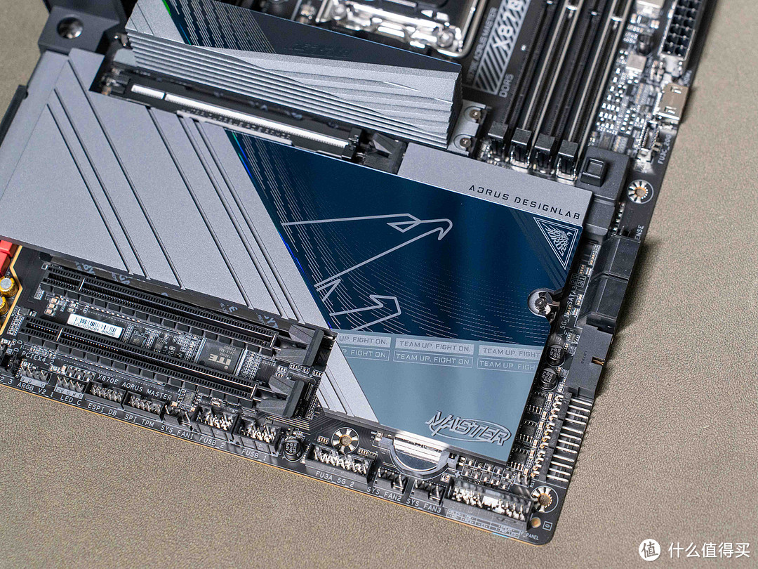 配置拉满、轻松超频，技嘉X870E AORUS MASTER超级雕主板测评