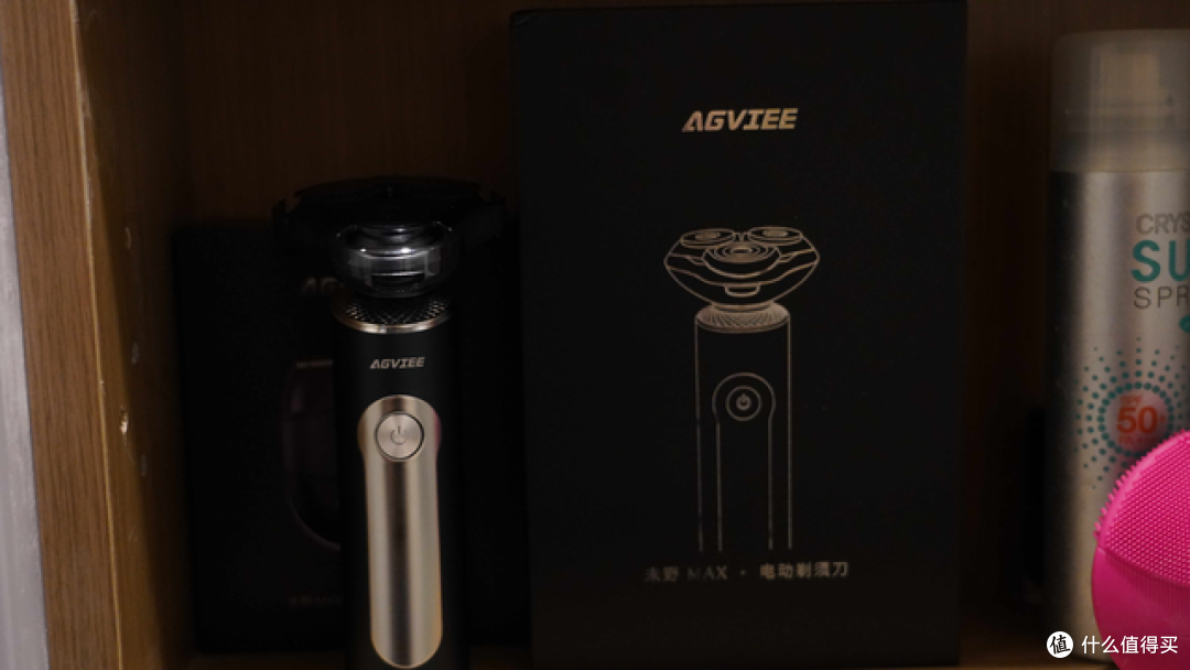 舒适贴合,千元级净须还顺畅,未野MAX剃须刀测评,表现出众