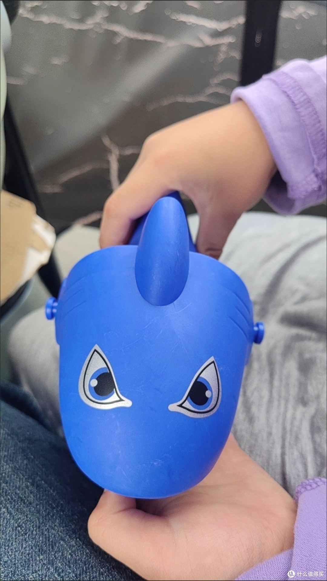 孩子爱不释手!咬人鲨鱼玩具亲子互动新选择