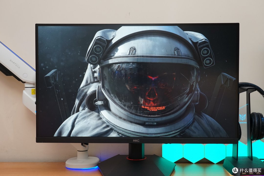 电竞与画质的完美结合:HKC G27H7Pro猎鹰二代4K双模显示器
