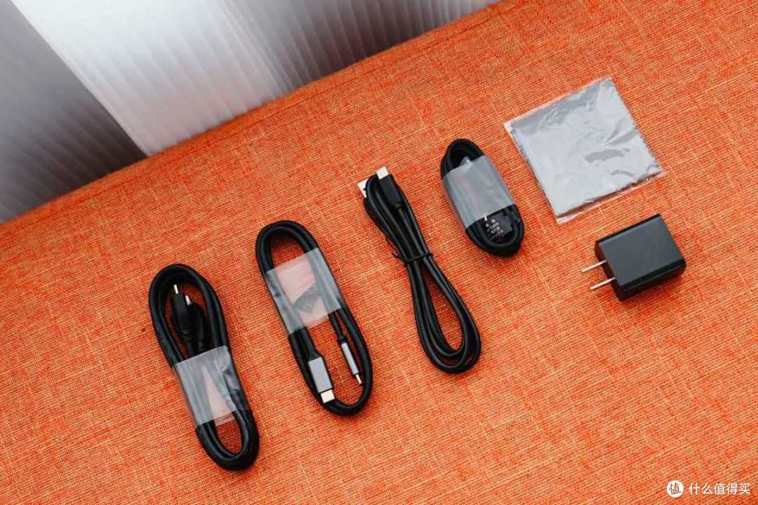 百变角度、多种玩法，16寸OLED便携显示屏EHOMEWEI RO3 Pro开箱体验，迷你电脑最佳拍档