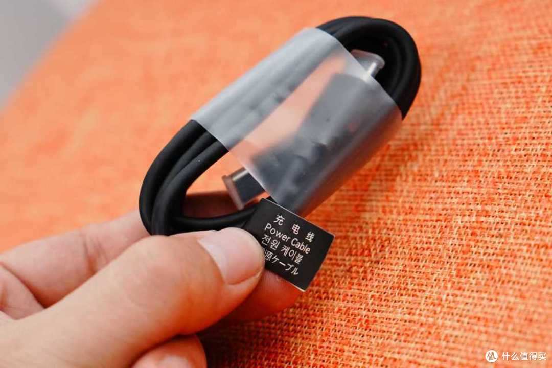 百变角度、多种玩法，16寸OLED便携显示屏EHOMEWEI RO3 Pro开箱体验，迷你电脑最佳拍档