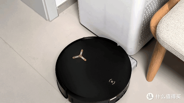 扫地机器人还能当洗地机用!科沃斯X8 Pro Plus又一次大幅度创新,滚筒洗地结构轻松解决重度污渍