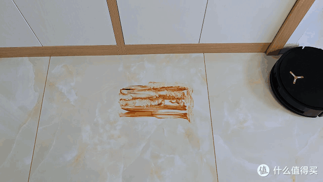 扫地机器人还能当洗地机用!科沃斯X8 Pro Plus又一次大幅度创新,滚筒洗地结构轻松解决重度污渍