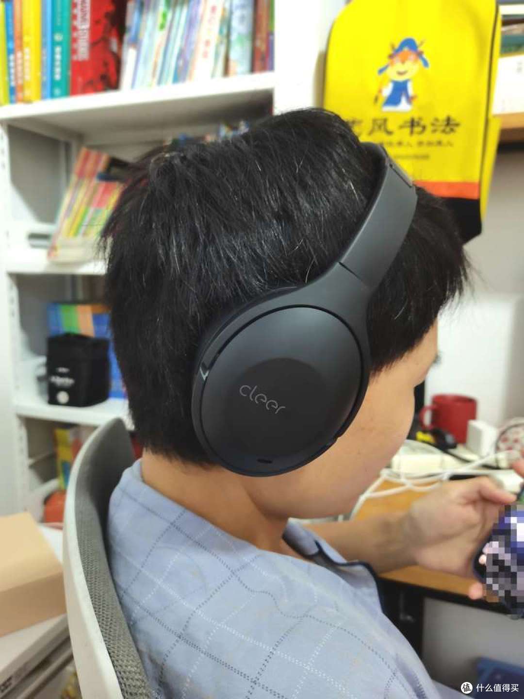 相比开放式耳机，头戴式耳机有什么优势？适用哪些场景？哪个品牌的头戴式耳机值得推荐？