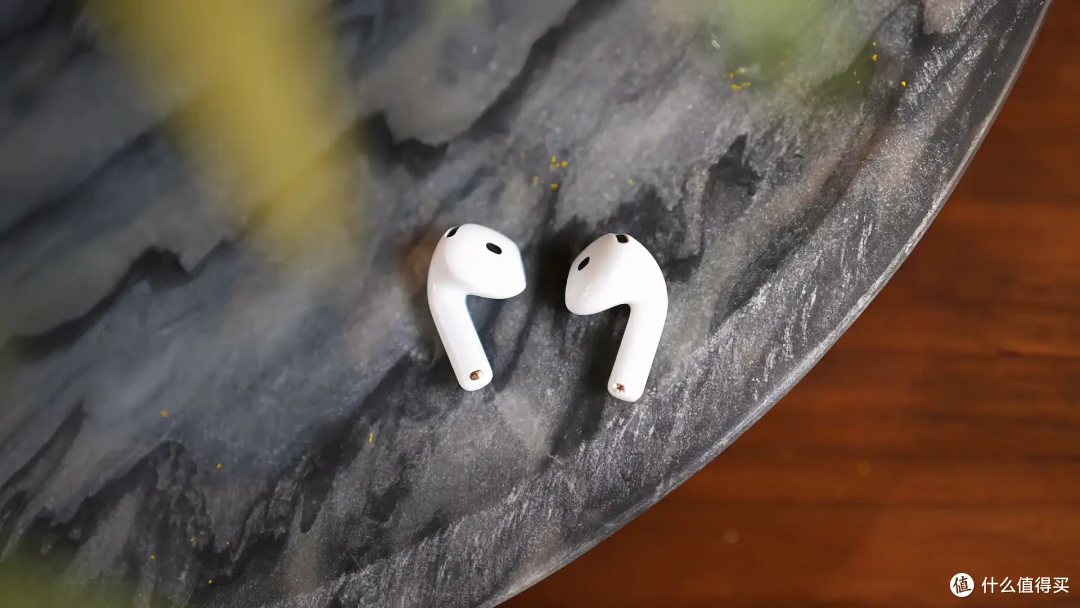 Pro款青春版 AirPods 4体验 差不差钱 买它都合适 今年苹果最有性价比的产品