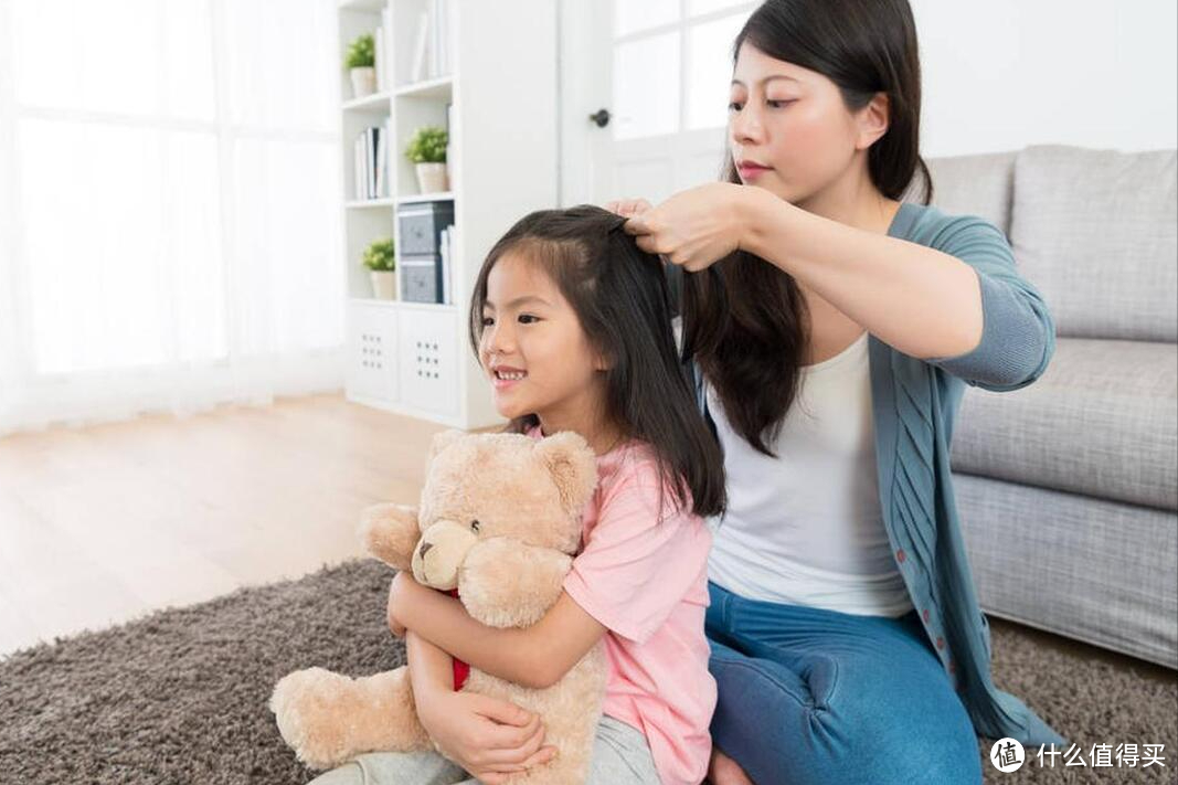 如果你家有漂亮女儿，千万别过于打扮，唯有走这条路，才是人生“王炸”